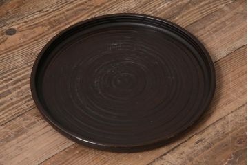 アンティーク雑貨　昭和初期　渦巻き模様　木製　使い込まれた風合いが味わい深いお盆(トレー、丸盆)(R-043713)