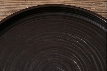 アンティーク雑貨　昭和初期　渦巻き模様　木製　使い込まれた風合いが味わい深いお盆(トレー、丸盆)(R-043713)