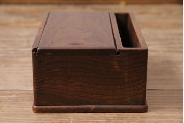 アンティーク雑貨　和製アンティーク　明治大正期　総ケヤキ材　蓋付き・仕切り付き　杢目が味わい深い小箱(木箱、小物収納、小物入れ、ペン立て)(R-043714)