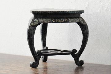 明治〜大正　黒漆螺鈿細工　木製花台(中国李朝?)(R-043727)