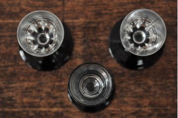 大正期　黒エナメル足　リキュールグラス3客セット(和ガラス、酒器)(R-043728)