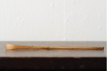 竹製　茶道具　古い時代茶杓(在銘、鶴)(R-043730)