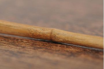 竹製　茶道具　古い時代茶杓(在銘、鶴)(R-043730)