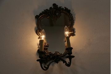 ヴィンテージ照明　フランスビンテージ　ブロンズ(青銅)　2灯　ミラー付き　優雅な印象与えるウォールランプ(壁掛け照明、壁付け照明)(R-043735)