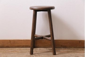 アンティーク家具　昭和中期　カシ材　使い込まれた風合いが魅力のレトロな木製スツール(椅子、花台)(R-043738)