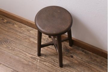 アンティーク家具　昭和中期　カシ材　使い込まれた風合いが魅力のレトロな木製スツール(椅子、花台)(R-043738)