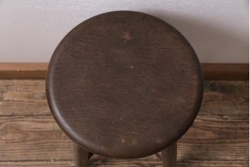 アンティーク家具　昭和中期　カシ材　使い込まれた風合いが魅力のレトロな木製スツール(椅子、花台)(R-043738)