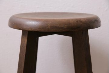 アンティーク家具　昭和中期　ブナ材　木の質感が味わい深い木製スツール(椅子、花台)(R-043739)