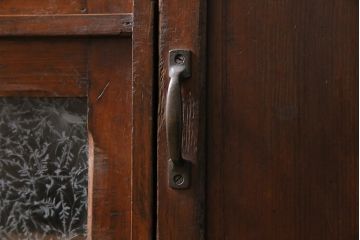 アンティーク家具　ヒノキ材　引き出し付き　結霜ガラス入りの味のある下駄箱(収納棚、戸棚、キャビネット)(R-043743)