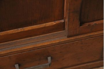 アンティーク家具　ヒノキ材　引き出し付き　結霜ガラス入りの味のある下駄箱(収納棚、戸棚、キャビネット)(R-043743)