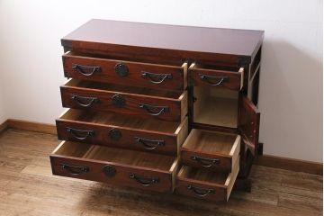 中古　志太民芸家具　たんす40　金具が印象的な車箪笥(タンス、引き出し)(定価約45万円)(R-043744)