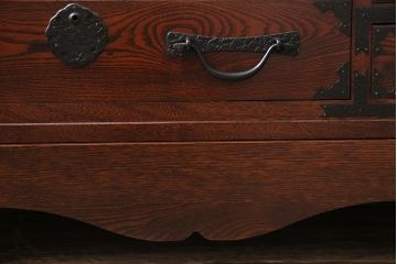 中古　志太民芸家具　たんす40　金具が印象的な車箪笥(タンス、引き出し)(定価約45万円)(R-043744)