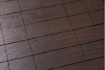 アンティーク雑貨　和製アンティーク　大正期　総ケヤキ材　くっきりとした杢目が目を引く将棋盤(花台、飾り台)(R-043748)