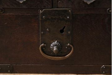 アンティーク家具　古民具・骨董　昭和初期　真鍮金具　総欅(ケヤキ)材　貫禄漂う風合いが魅力的な硯箱(小引き出し、小物収納)(R-043749)