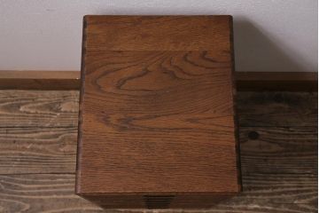 アンティーク家具　昭和中期　ナラ材　ネームプレート付きのレトロな小引き出し(小物収納、卓上収納)(R-043750)