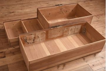 アンティーク家具　和製アンティーク　明治大正期　前面ケヤキ材　金具の意匠が目を惹く二本松箪笥(和箪笥、衣装箪笥)(R-043755)