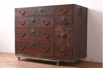 アンティーク家具　明治期　前面ケヤキ材　和の風格漂う仙台箪笥(衣装箪笥、時代箪笥、収納タンス、引き出し)(R-043756)
