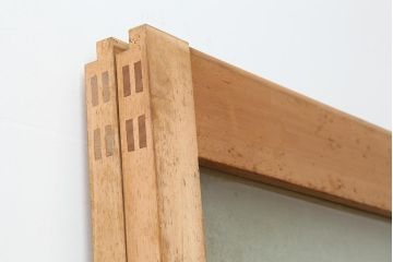 レトロ建具　昭和レトロ　昭和後期　ヒノキ材　素朴な風合いが魅力のガラス戸(引き戸、玄関戸)(R-043760)