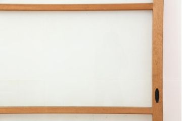 レトロ建具　昭和レトロ　昭和後期　ヒノキ材　素朴な風合いが魅力のガラス戸(引き戸、玄関戸)(R-043761)