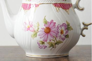 中古　ハンガリー　HOLLOHAZA(ホロハーザ)　Henriette(ヘンリエッタ)　ティーセット(ポット、カップ&ソーサー、プレート、シュガーポット、ミルクジャグ)(R-043764)