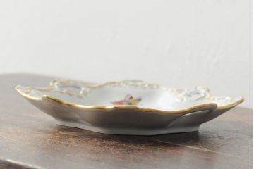 ヴィンテージ　ハンガリー製　Royal Danube(ロイヤル・ドナウ)　hand painted　蝶・鳥　ゴールドリムが気品溢れるスクエアディッシュ(ビンテージ)(R-043768)