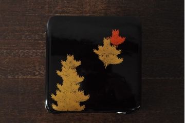 昭和期　輪島塗　松図木製三段重・重台　箱付き(重箱、漆器)(R-043770)
