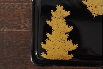 昭和期　輪島塗　松図木製三段重・重台　箱付き(重箱、漆器)(R-043770)