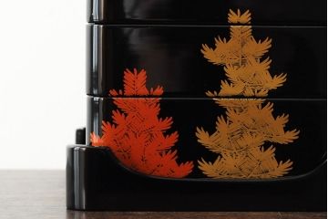 昭和期　輪島塗　松図木製三段重・重台　箱付き(重箱、漆器)(R-043770)