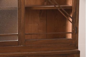 アンティーク家具　昭和初期　総ケヤキ材　結霜・ダイヤガラス　大正ロマンの雰囲気漂うガラス食器棚(キャビネット、収納棚、戸棚)(R-043781)