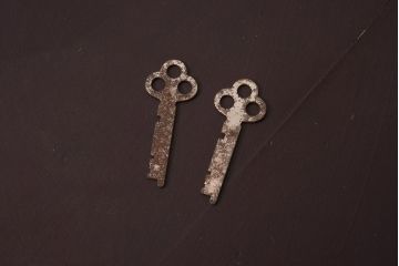 レトロ家具　ナラ材　使いこまれた味わいが魅力のシンプルな片袖デスク(ワークデスク、在宅ワーク、在宅用、片袖机)(R-043782)