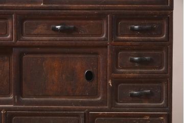 アンティーク家具　上手物!　総欅(ケヤキ)材・玉杢　中桐材　凝った造りの茶箪笥(茶棚、戸棚、飾り棚)(R-043783)