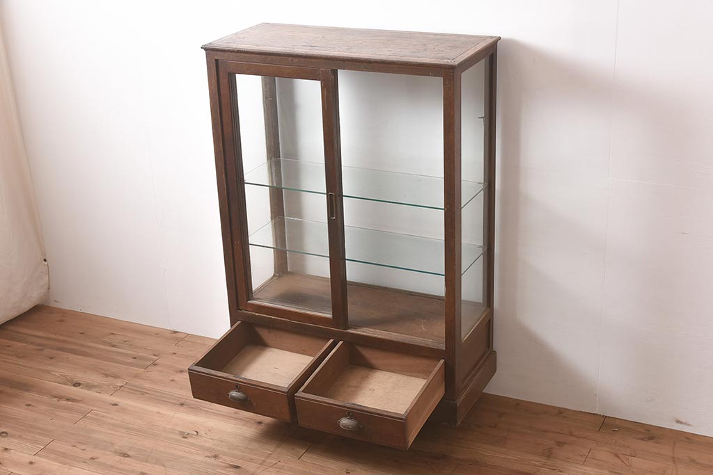 アンティーク家具　昭和初期　ナラ材　レトロな雰囲気漂うガラスケース(ショーケース、陳列棚、飾り棚)(R-043786)