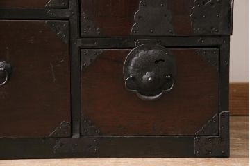 アンティーク家具　明治大正期　前面栗材　隠し付き　貫禄漂う仙台箪笥(衣装箪笥、時代箪笥、引き出し)(R-043792)