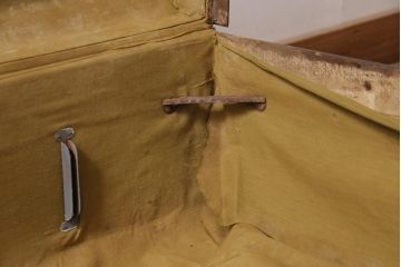 アンティーク　和製アンティーク　大正昭和初期　宝箱のようなデザインがお洒落なトランク(鞄、カバン、収納、ディスプレイ)(R-043794)