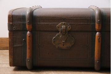 アンティーク　和製アンティーク　大正昭和初期　宝箱のようなデザインがお洒落なトランク(鞄、カバン、収納、ディスプレイ)(R-043794)