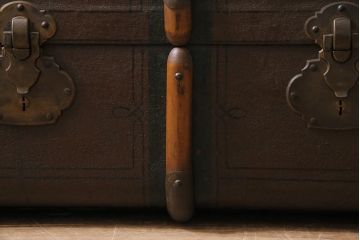 アンティーク　和製アンティーク　大正昭和初期　宝箱のようなデザインがお洒落なトランク(鞄、カバン、収納、ディスプレイ)(R-043794)