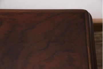 ビンテージ家具　オールドマルニ　maruni(マルニ木工)　クラシカルな雰囲気づくりにおすすめなセンターテーブル(コーヒーテーブル、リビングテーブル)(R-043795)