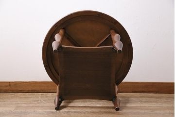 ビンテージ家具　オールドマルニ　maruni(マルニ木工)　棚付き　アンティークスタイルにおすすめな木製のサイドテーブル(コーヒーテーブル)(R-043797)