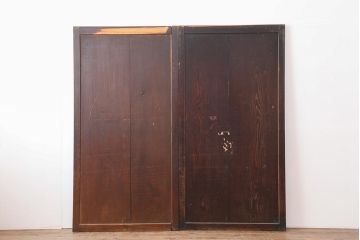 アンティーク建具　古民家スタイルや趣のある和空間におすすめな板戸2枚セット(格子戸)(R-043818)