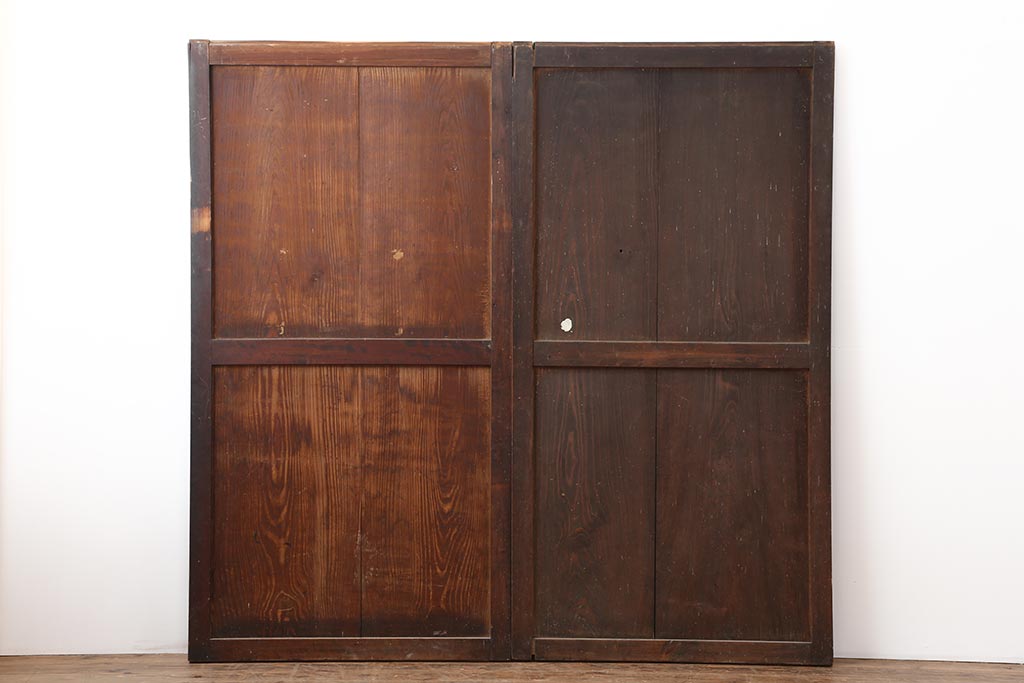 アンティーク建具　古民家スタイルや趣のある和空間におすすめな板戸2枚セット(格子戸)(R-043818)