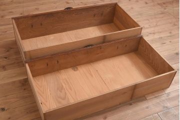 アンティーク家具　明治大正期　前板栗材　赤みがかった色味が美しい最上箪笥(箪笥ローボード、衣装箪笥、引き出し)(R-043819)