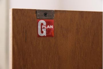 ヴィンテージ家具　北欧ビンテージ　G-PLAN(ジープラン)　Fresco(フレスコ)　Long John(ロングジョン)　幅広サイズのサイドボード(収納棚)(R-043821)