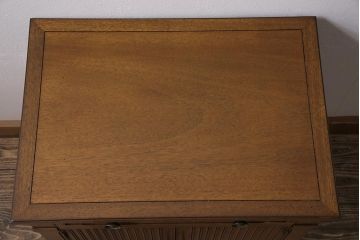 中古　DREXEL HERITAGE(ドレクセルヘリテイジ)　Triune(トライユン)　ナイトスタンド(サイドテーブル、ナイトテーブル、サイドキャビネット)(定価約25万円)(R-043825)