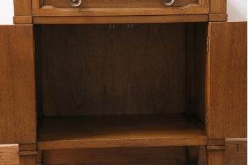 中古　DREXEL HERITAGE(ドレクセルヘリテイジ)　Triune(トライユン)　ナイトスタンド(サイドテーブル、ナイトテーブル、サイドキャビネット)(定価約25万円)(R-043825)