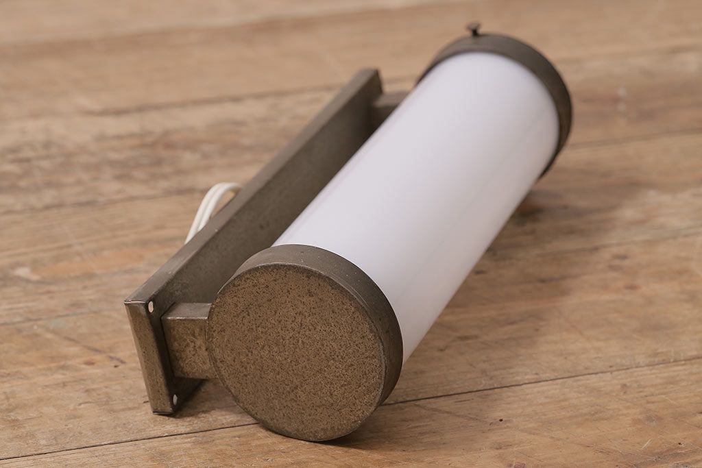 アンティーク照明　和製アンティーク　昭和中期　シンプルでレトロなウォールライト(壁掛け照明)(R-043828)