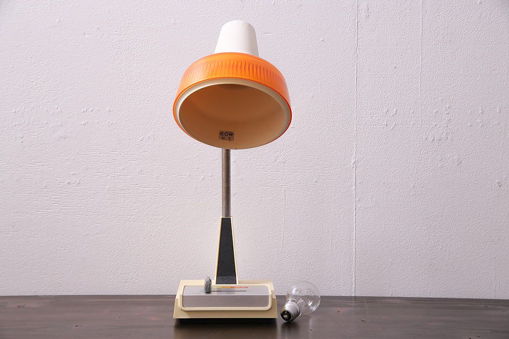 ビンテージ照明　昭和レトロ　1970年頃　レア!レトロ感たっぷりの卓上照明(デスクライト、スタンドライト)(R-043831)