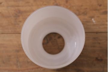 レトロ照明　昭和レトロ　昭和中期　シンプルで馴染みやすい筒型吊り下げ照明(シェード、天井照明、ペンダントライト)(R-043832)