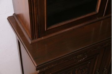 アンティーク家具　フランスアンティーク　ヴィクトリアン　マホガニー材　繊細なレリーフが見事なブックケース(本箱、収納棚、キャビネット、戸棚、カップボード)(R-043833)