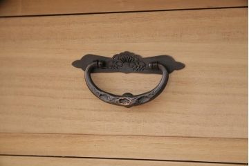 中古　仙台民芸箪笥(仙台箪笥)　欅産業　木地呂塗りと牡丹金具が美しい衣装箪笥(整理箪笥、引き出し)(定価約115万円)(R-043835)