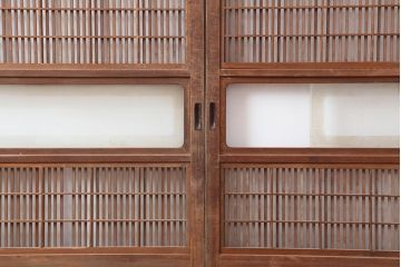アンティーク建具　昭和中期　裏障子付き　腰板欅(ケヤキ)材　格子戸4枚セット(ガラス帯戸、引き戸)(R-043838)
